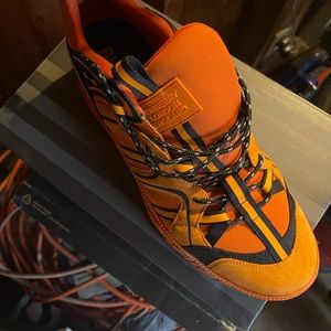 These shoe are new I put them on twice too walk threw the airport